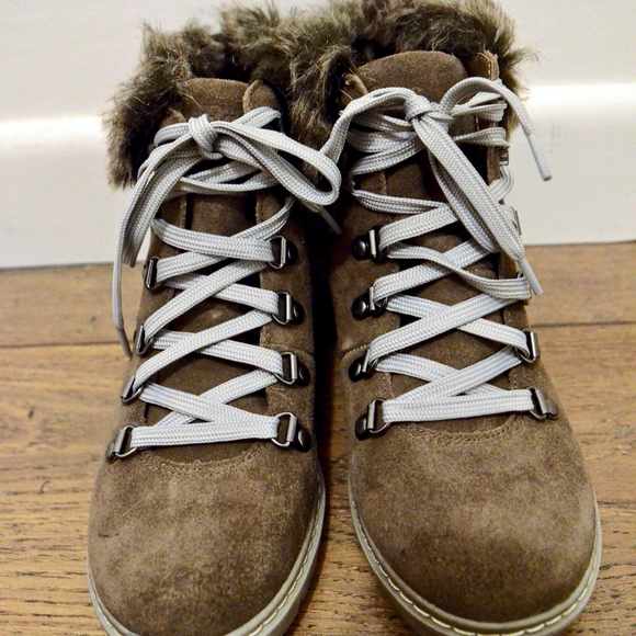 G.H. Bass Charcoal Brand New Boots - Picture 3 of 6